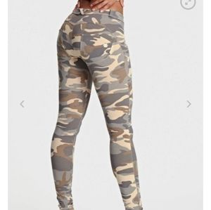 COPY - WR.UP SZ 8 FREDDY CAMO PUSH UP LEGGINGS